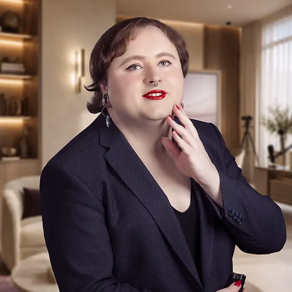 Sarah Robin in an editorial studio environment